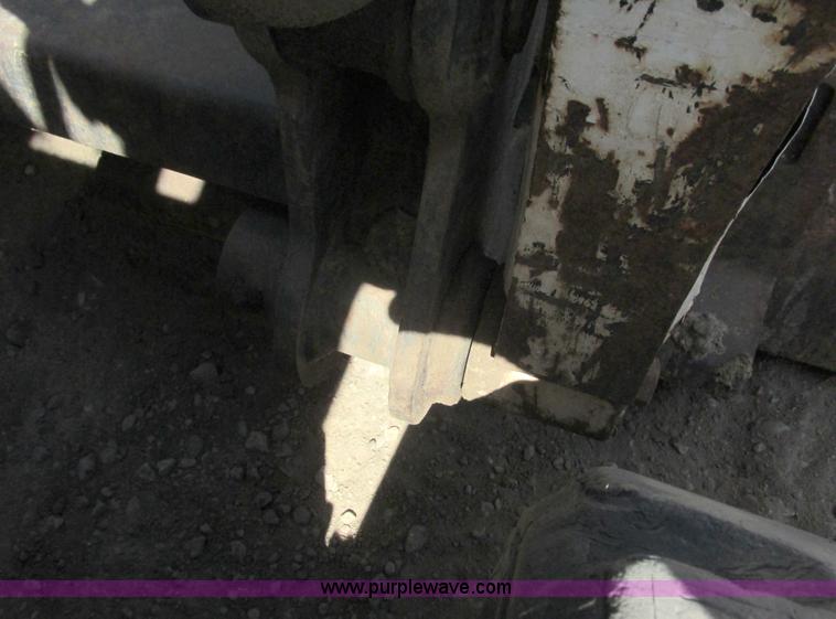 image for item I3981 2005 Bobcat T190 track skid steer