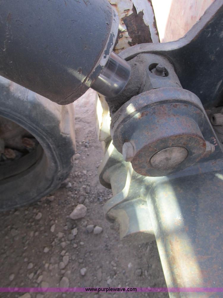 image for item I3981 2005 Bobcat T190 track skid steer