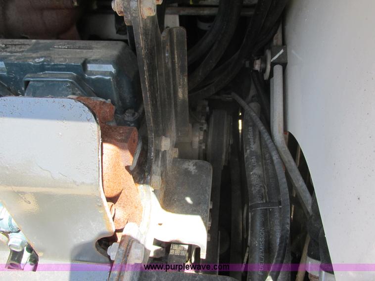 image for item I3982 2011 Bobcat S630 skid steer