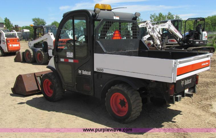 image for item I3983 2004 Bobcat Toolcat 5600 utility work machine