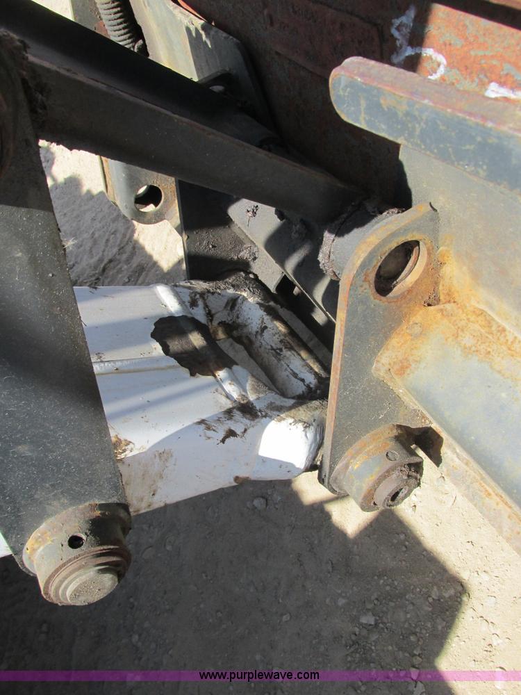 image for item I3983 2004 Bobcat Toolcat 5600 utility work machine