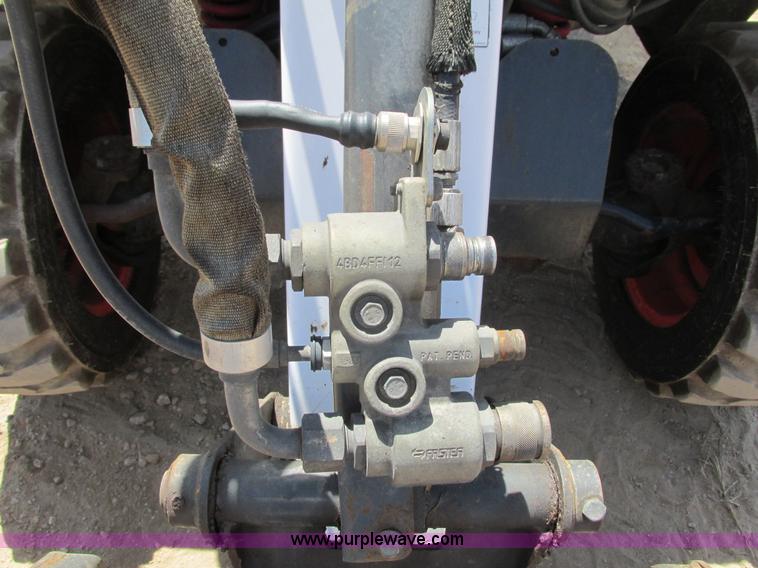 image for item I3983 2004 Bobcat Toolcat 5600 utility work machine