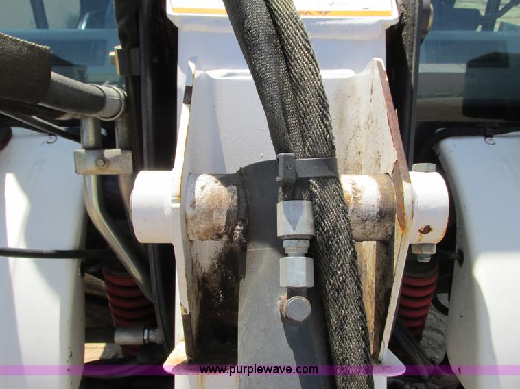 image for item I3983 2004 Bobcat Toolcat 5600 utility work machine