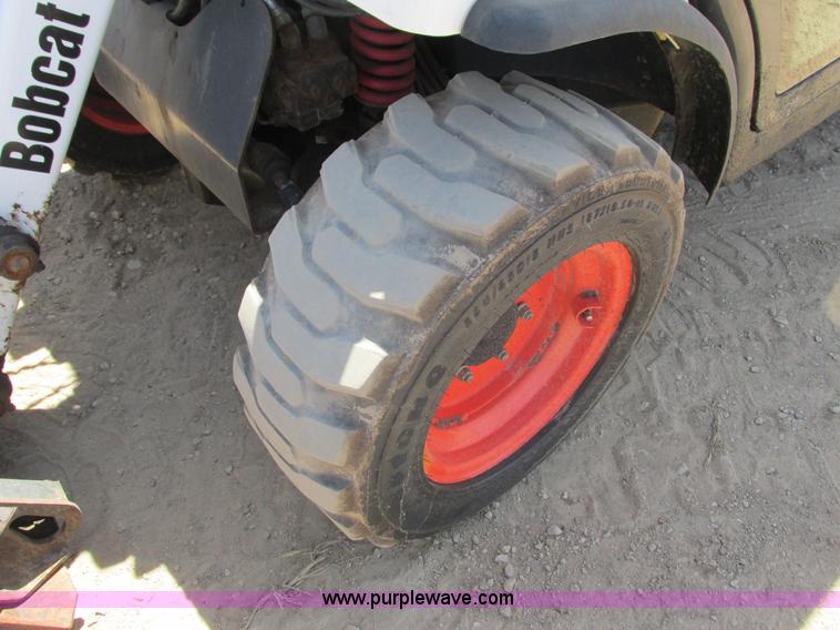 image for item I3983 2004 Bobcat Toolcat 5600 utility work machine