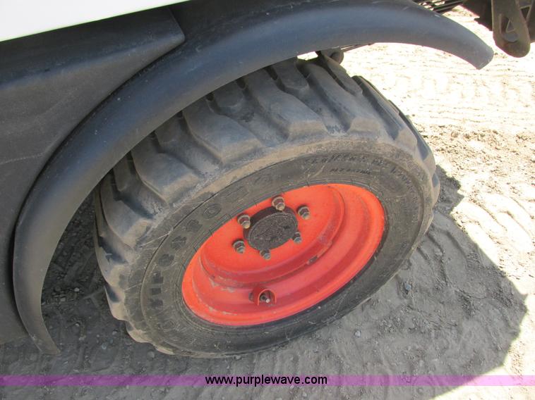 image for item I3983 2004 Bobcat Toolcat 5600 utility work machine