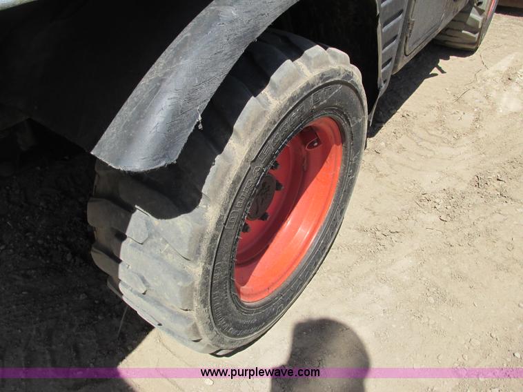 image for item I3983 2004 Bobcat Toolcat 5600 utility work machine