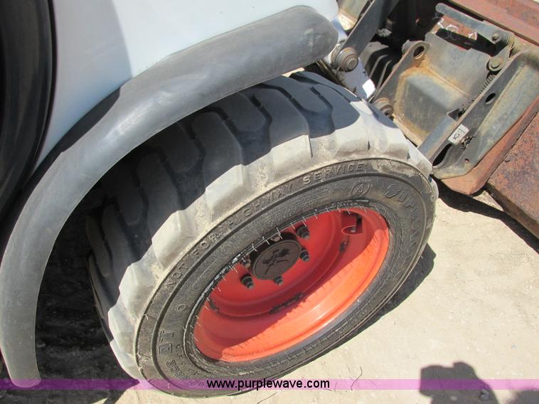 image for item I3983 2004 Bobcat Toolcat 5600 utility work machine