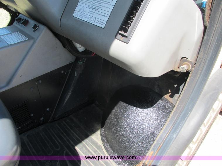 image for item I3983 2004 Bobcat Toolcat 5600 utility work machine