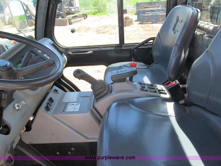 image for item I3983 2004 Bobcat Toolcat 5600 utility work machine