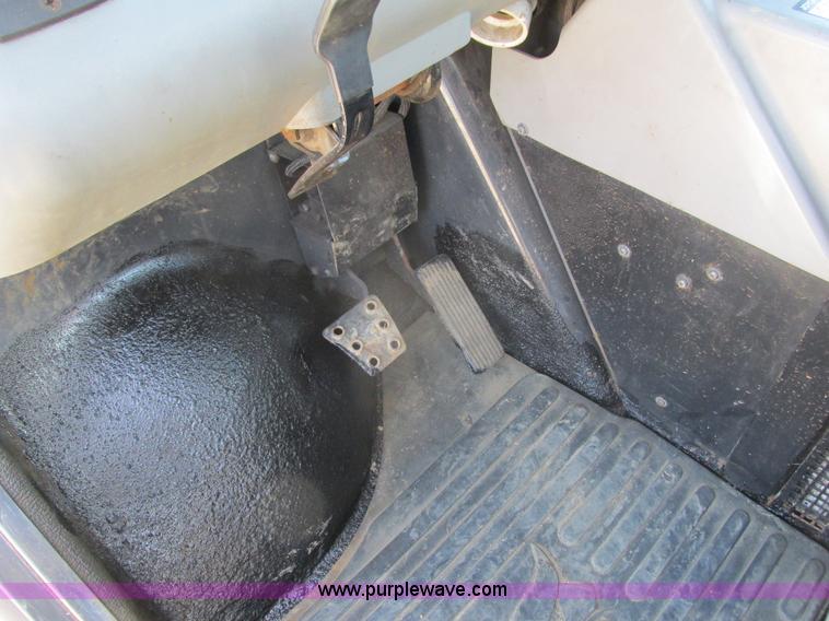 image for item I3983 2004 Bobcat Toolcat 5600 utility work machine