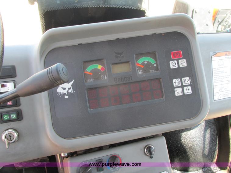 image for item I3983 2004 Bobcat Toolcat 5600 utility work machine