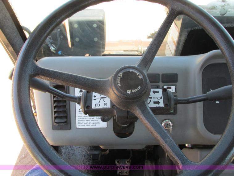 image for item I3983 2004 Bobcat Toolcat 5600 utility work machine