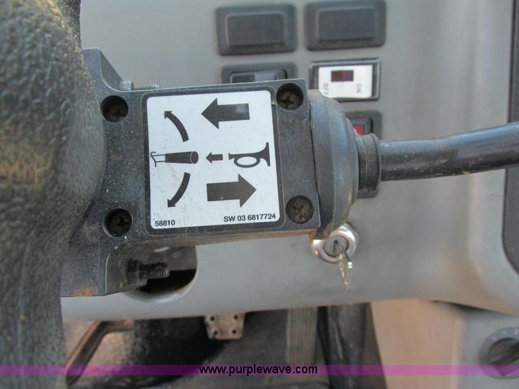 image for item I3983 2004 Bobcat Toolcat 5600 utility work machine