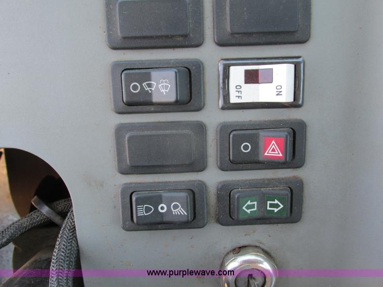 image for item I3983 2004 Bobcat Toolcat 5600 utility work machine