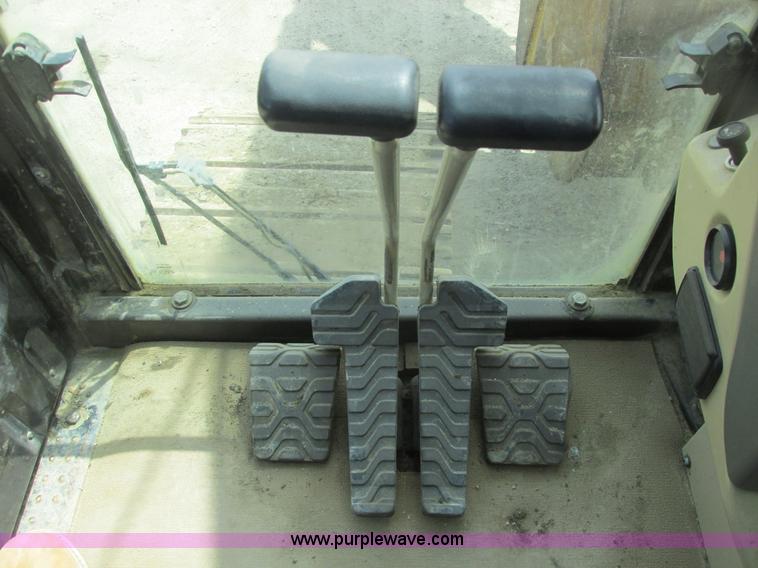 image for item A8688 2004 Caterpillar 345B L excavator