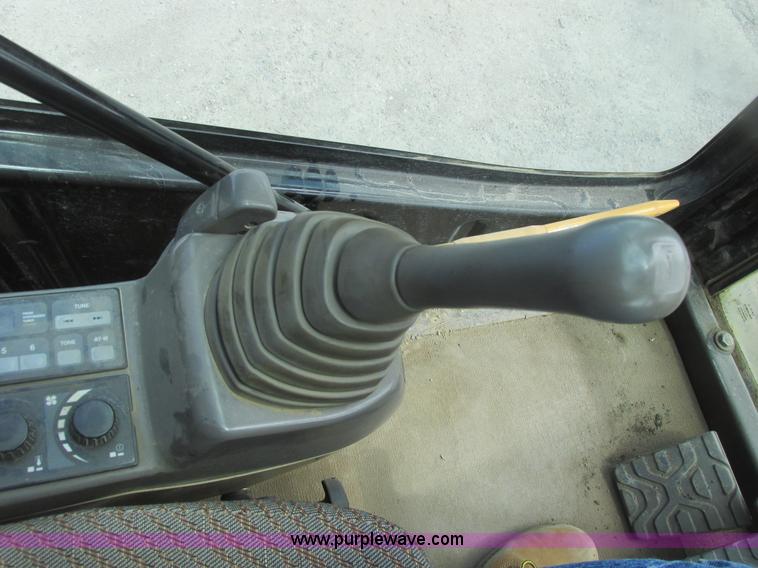 image for item A8688 2004 Caterpillar 345B L excavator