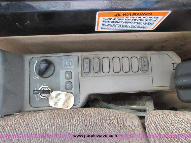 image for item A8688 2004 Caterpillar 345B L excavator