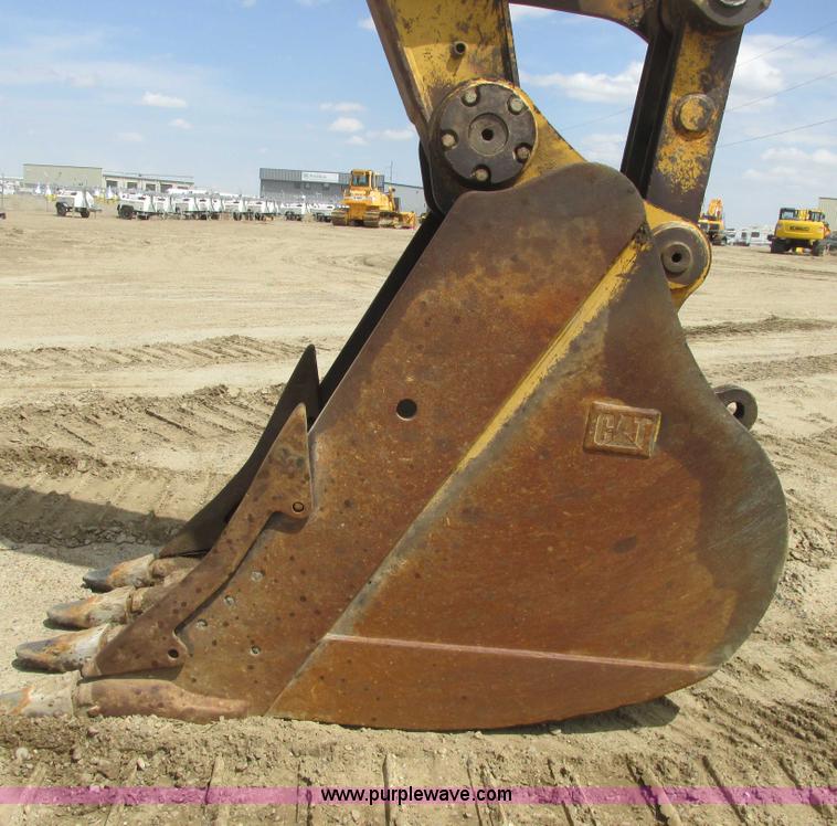 image for item A8688 2004 Caterpillar 345B L excavator
