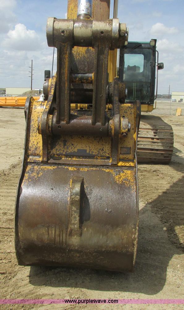 image for item A8688 2004 Caterpillar 345B L excavator