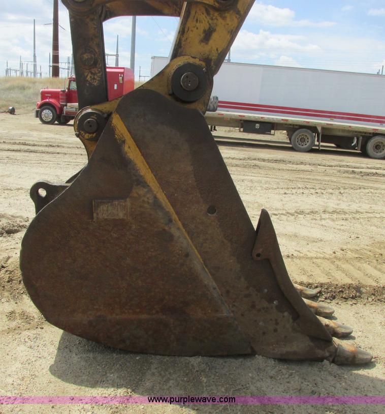 image for item A8688 2004 Caterpillar 345B L excavator