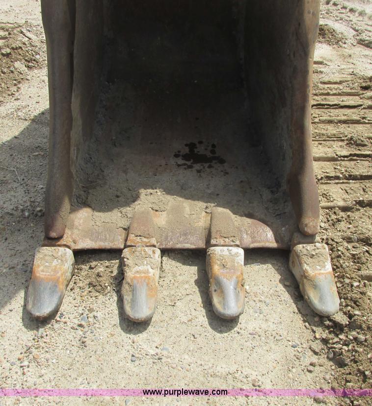 image for item A8688 2004 Caterpillar 345B L excavator