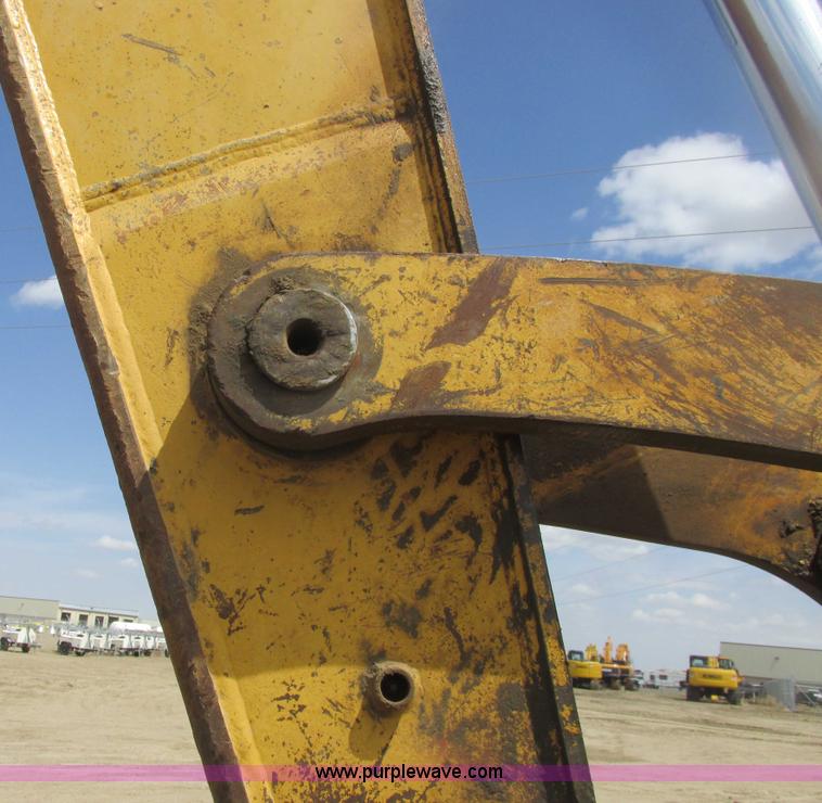 image for item A8688 2004 Caterpillar 345B L excavator