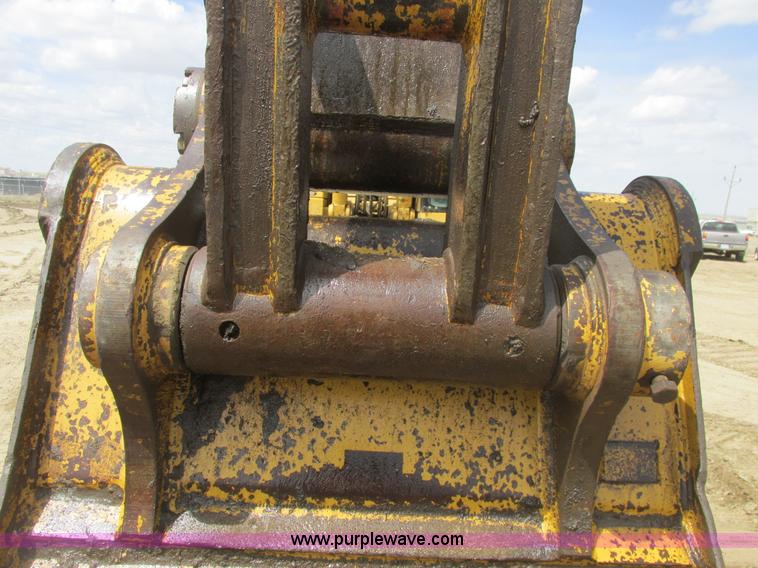 image for item A8688 2004 Caterpillar 345B L excavator
