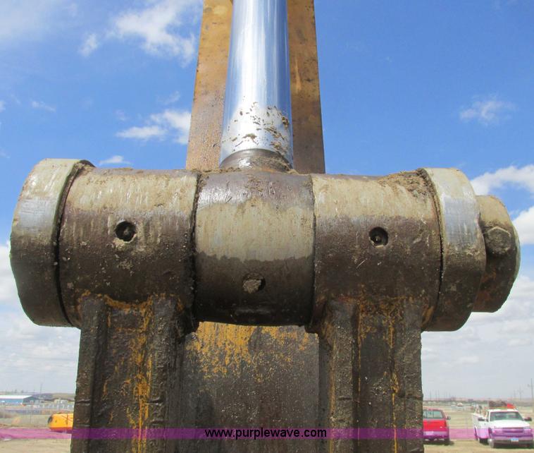 image for item A8688 2004 Caterpillar 345B L excavator