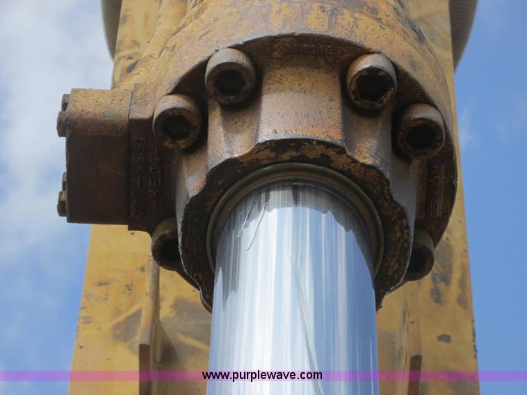 image for item A8688 2004 Caterpillar 345B L excavator