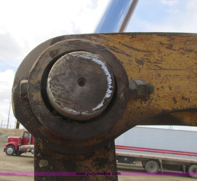 image for item A8688 2004 Caterpillar 345B L excavator