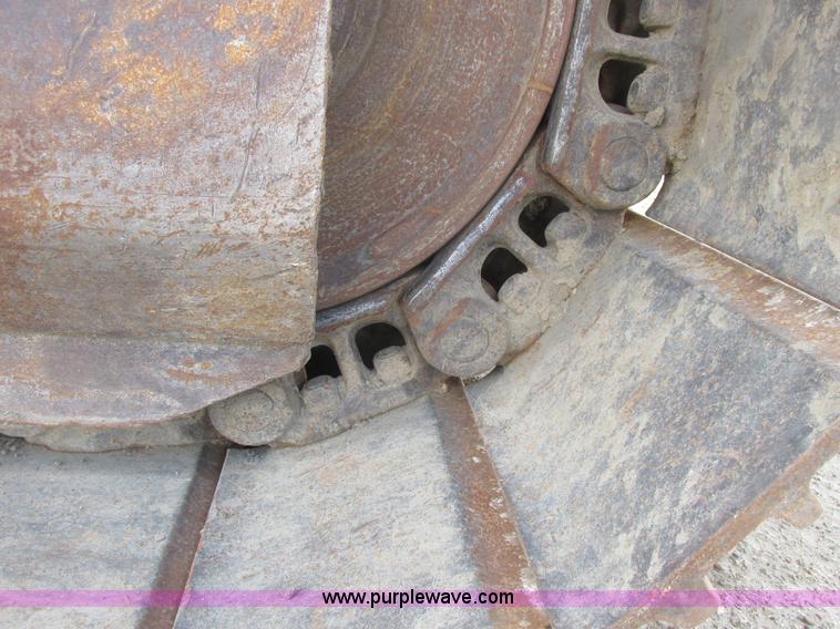 image for item A8688 2004 Caterpillar 345B L excavator