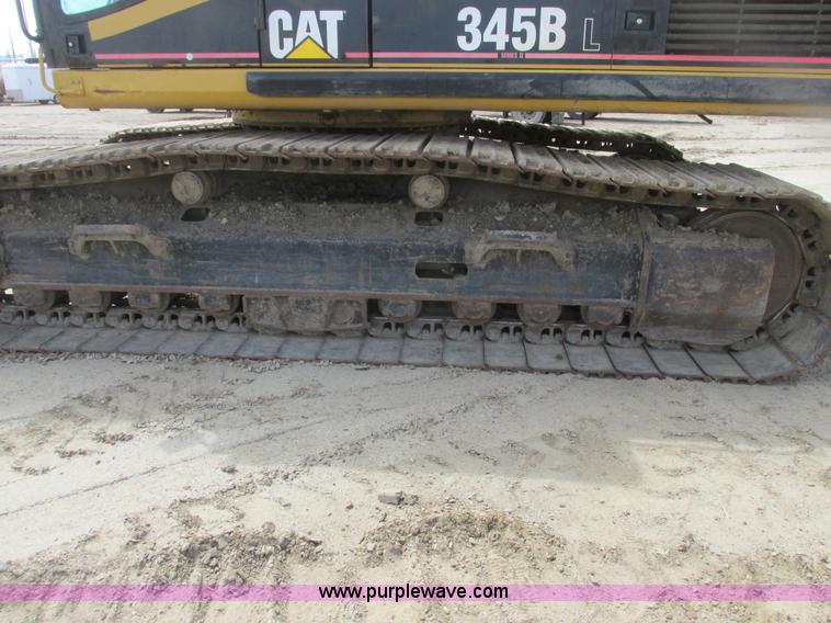 image for item A8688 2004 Caterpillar 345B L excavator