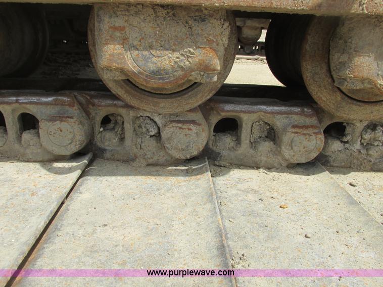 image for item A8688 2004 Caterpillar 345B L excavator