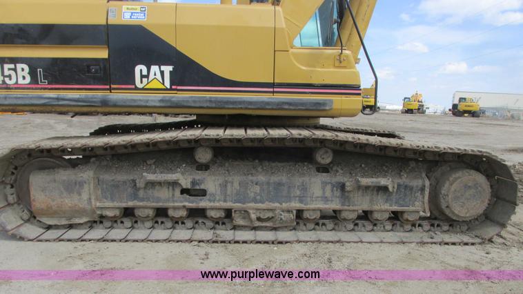 image for item A8688 2004 Caterpillar 345B L excavator