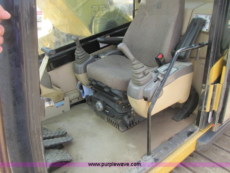 image for item A8688 2004 Caterpillar 345B L excavator