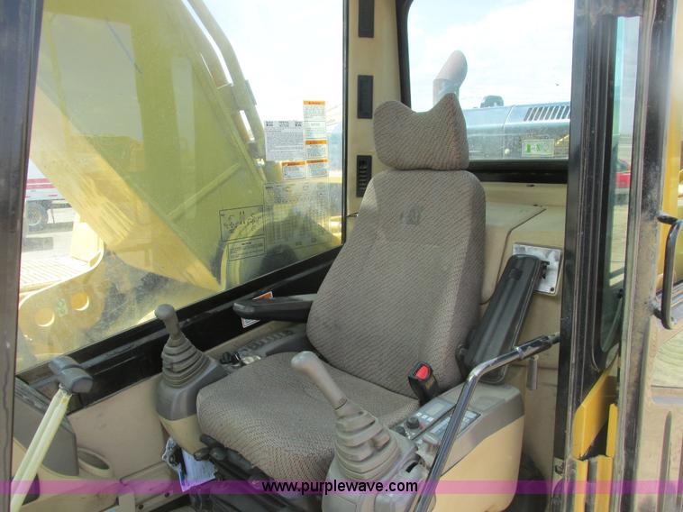 image for item A8688 2004 Caterpillar 345B L excavator