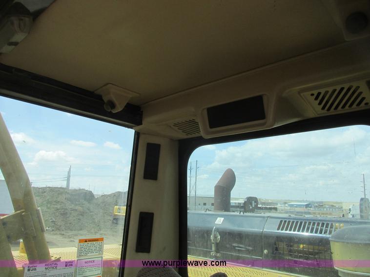 image for item A8688 2004 Caterpillar 345B L excavator