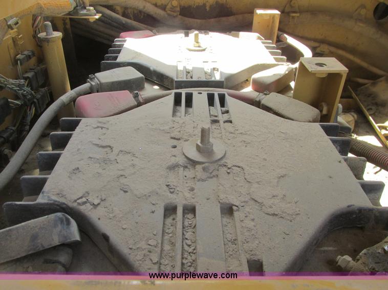 image for item A8688 2004 Caterpillar 345B L excavator