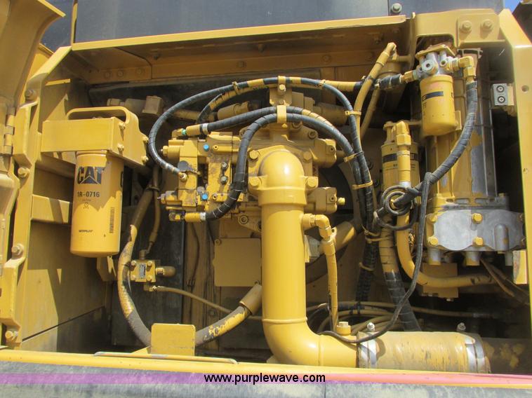 image for item A8688 2004 Caterpillar 345B L excavator