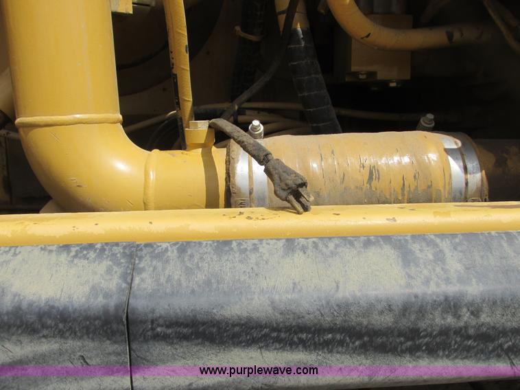image for item A8688 2004 Caterpillar 345B L excavator