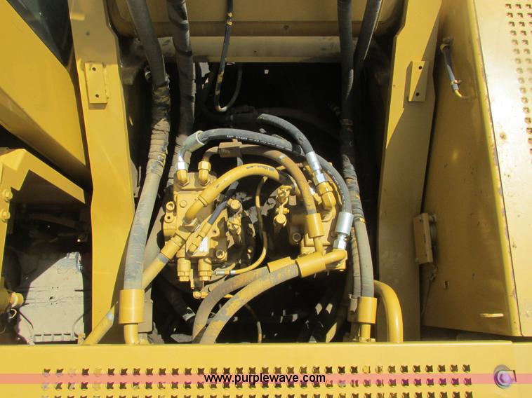 image for item A8688 2004 Caterpillar 345B L excavator