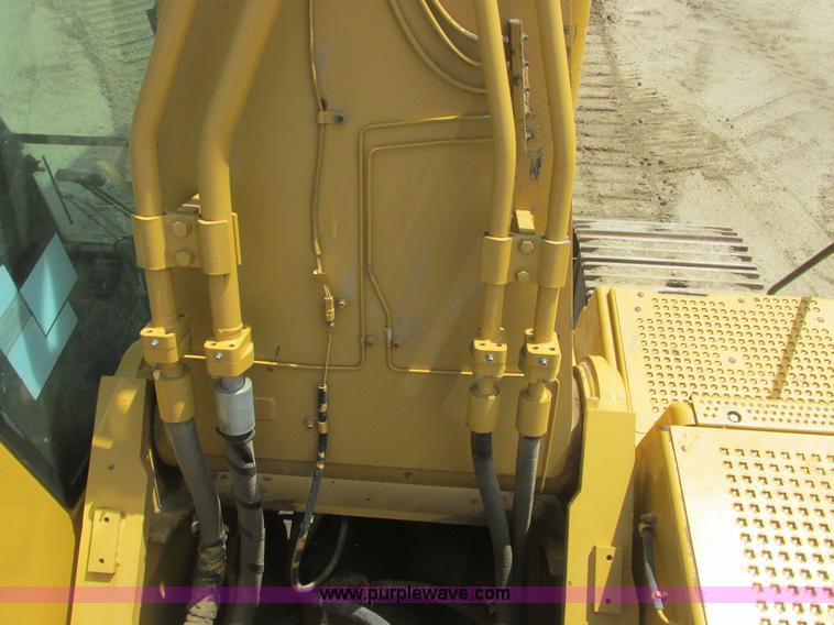 image for item A8688 2004 Caterpillar 345B L excavator