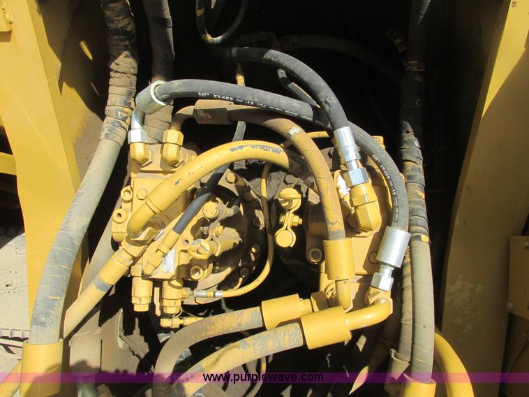 image for item A8688 2004 Caterpillar 345B L excavator