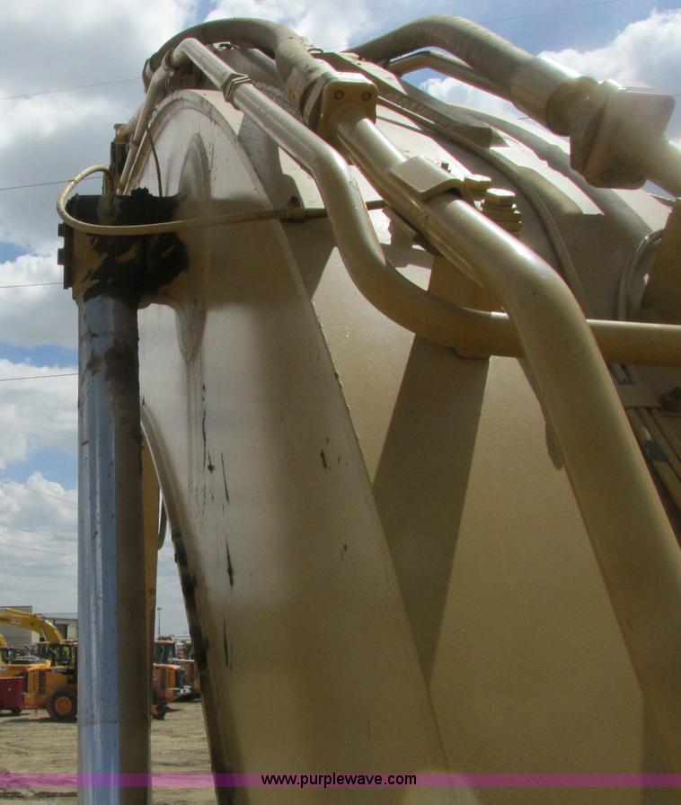 image for item A8688 2004 Caterpillar 345B L excavator