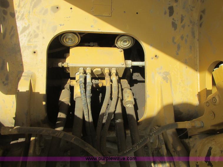 image for item A8688 2004 Caterpillar 345B L excavator