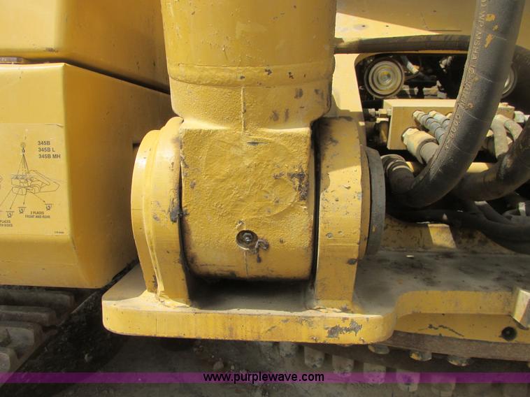 image for item A8688 2004 Caterpillar 345B L excavator