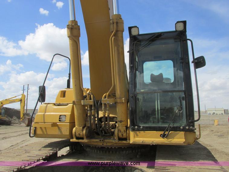 image for item A8688 2004 Caterpillar 345B L excavator