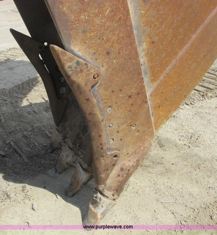 image for item A8688 2004 Caterpillar 345B L excavator