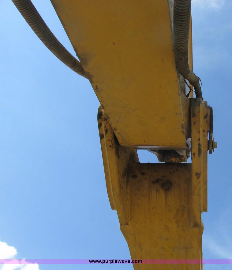 image for item A8688 2004 Caterpillar 345B L excavator