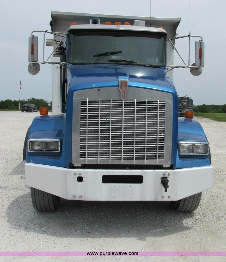 image for item AN9051 1999 Kenworth T800 dump truck